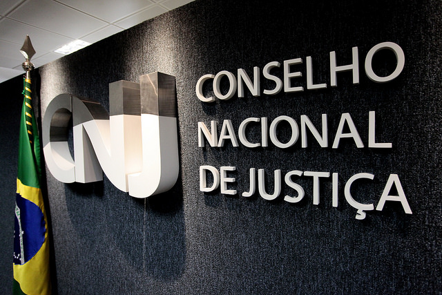 CNJ faz operação em gabinete de desembargador ligado a Nunes Marques