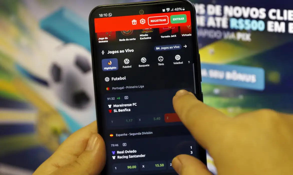 Bets passam a ser proibidas no país e apostador receberá saldo