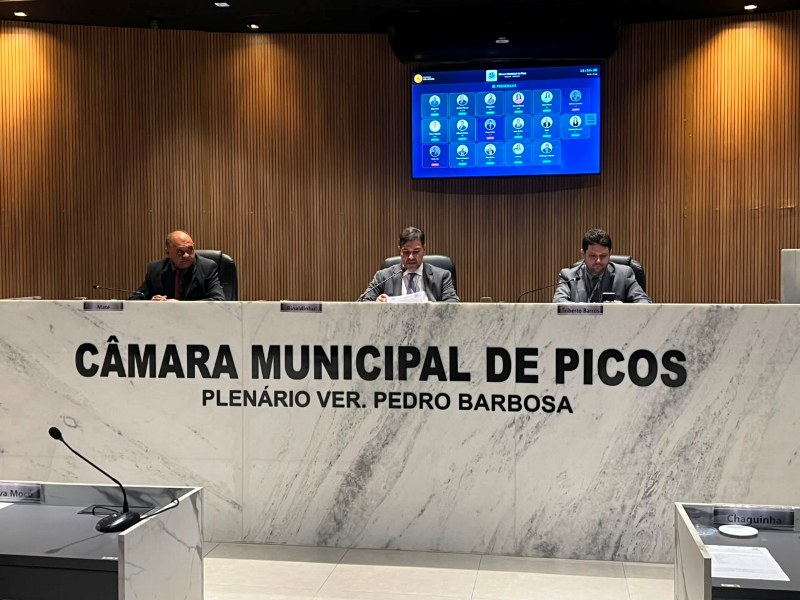 Câmara de Picos aprova projetos, homenagens e políticas públicas