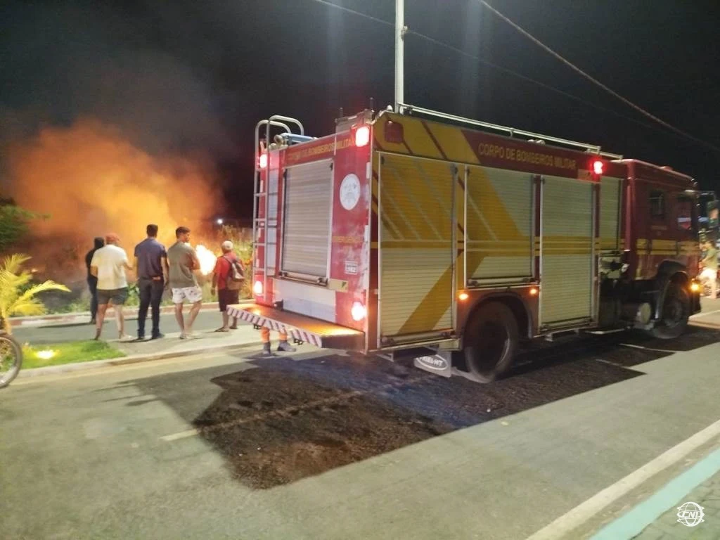 Incêndio atinge casa paroquial em São João da Canabrava