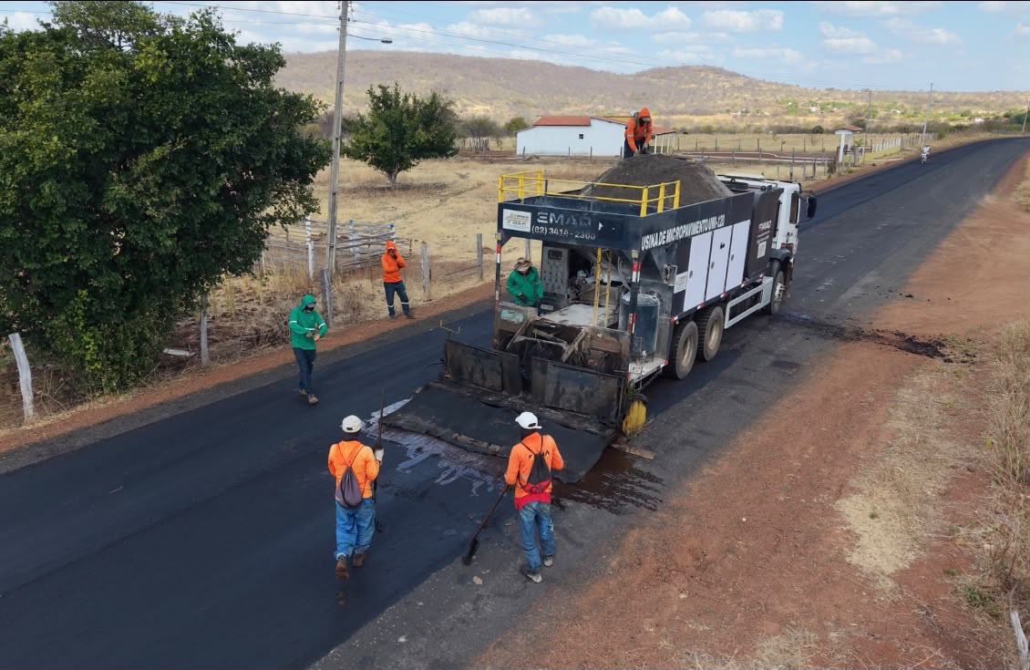Estado investe R$ 15,3 milhões na PI-236 entre Oeiras e Santa Cruz do Piauí