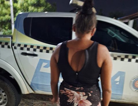 Mulher é presa suspeita de esfaquear companheiro